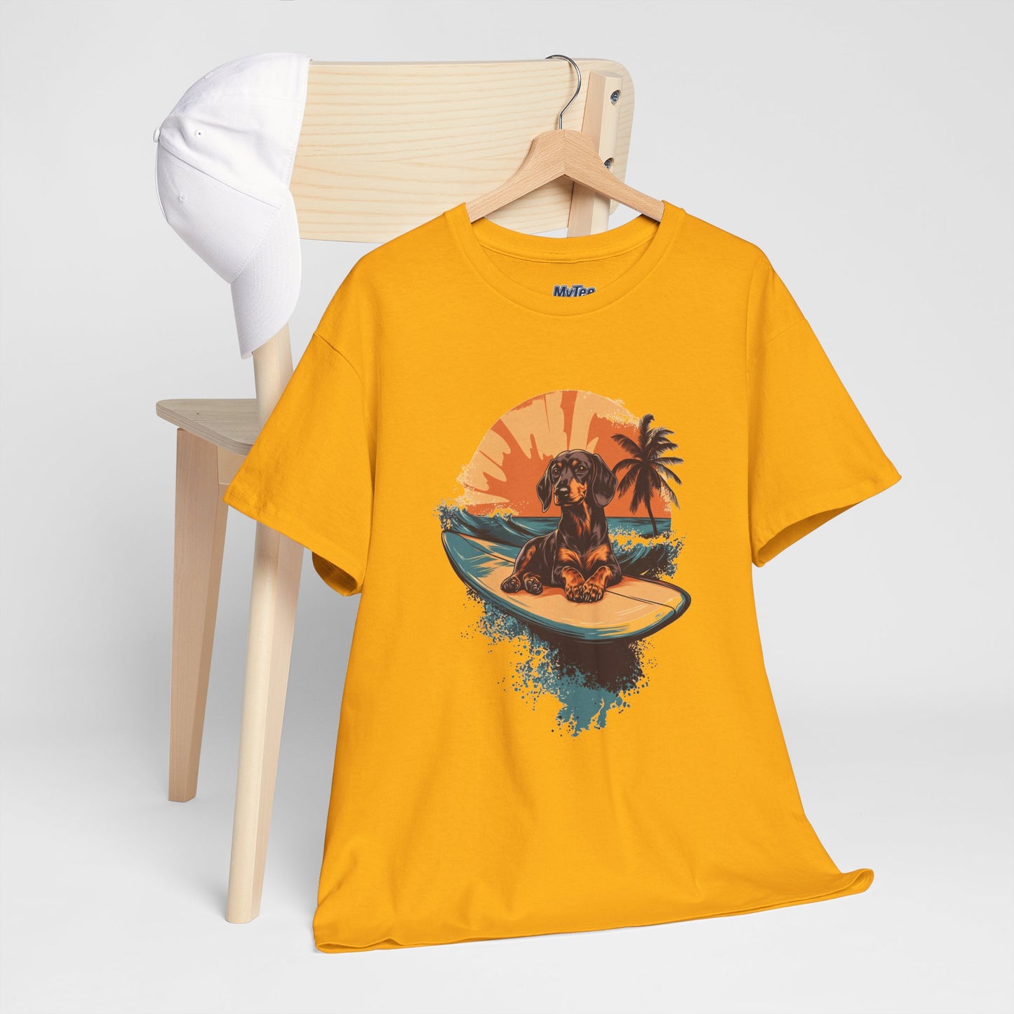 Dachshund Beach Vibes T-Shirt – Chill Summer Dog Style