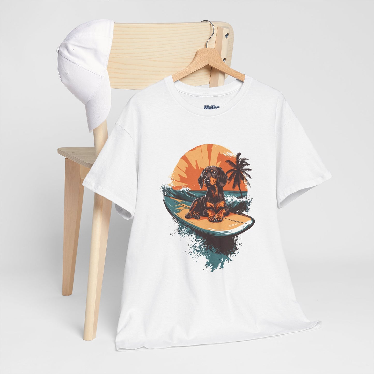 Dachshund Beach Vibes T-Shirt – Chill Summer Dog Style